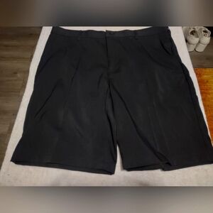 Izod golfing shorts size 38